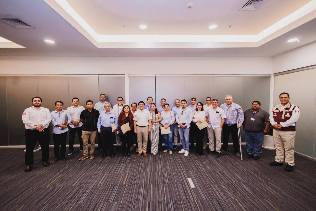 Primera Reunión con Representantes Legales de Plazas Comerciales