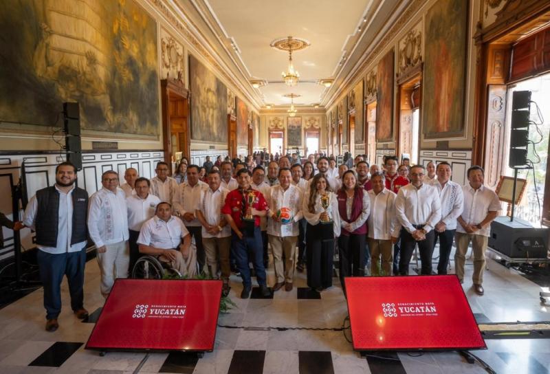 Presentan en Yucatán las seis Copas del Mundial Social 2026