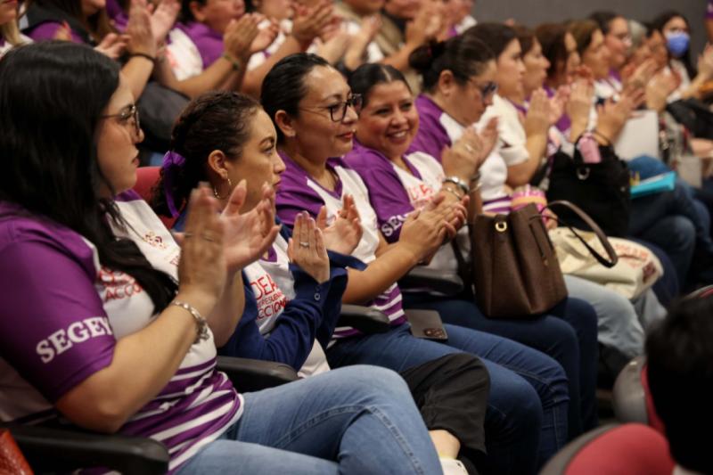Capacita Segey a personal educativo en protocolos de atención y autocuidado psicológico