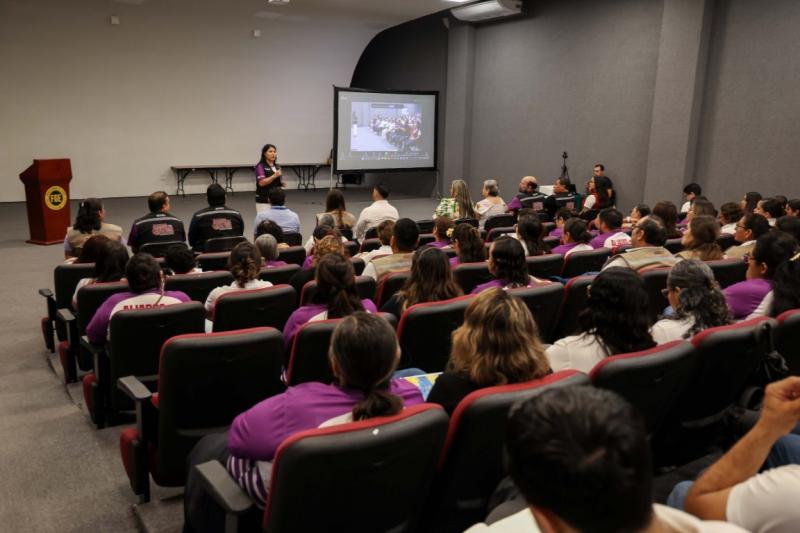 Capacita Segey a personal educativo en protocolos de atención y autocuidado psicológico
