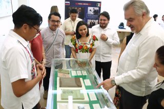 Exposición en la Biblioteca Yucatanense celebra 135 años de diálogo entre México y Rusia