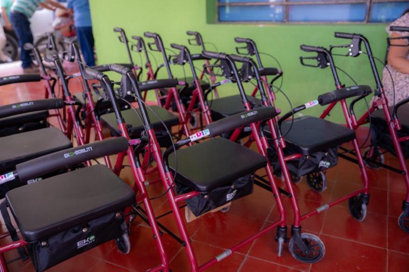 DIF Yucatán recorre municipios del estado para entregar aparatos funcionales a familias que más lo necesitan