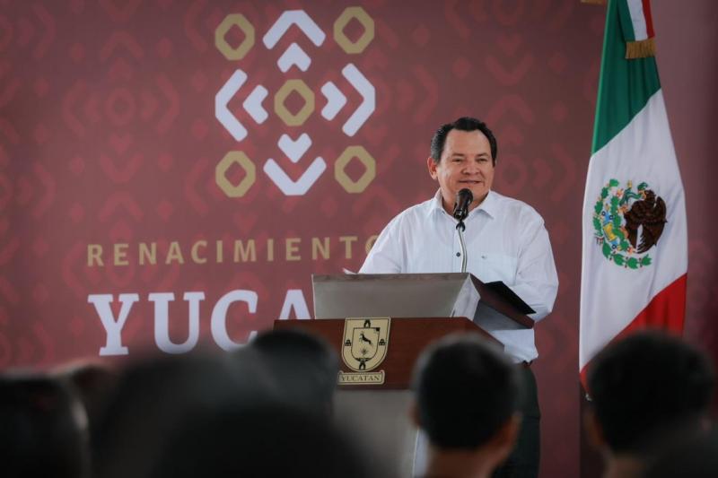 Impulsa el Gobernador Joaquín Díaz Mena mejores condiciones para la educación en Dzununcán