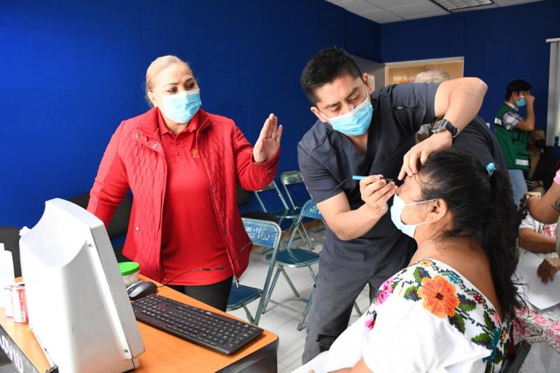 Jornada de valoración de cataratas en el Hospital Comunitario de Peto