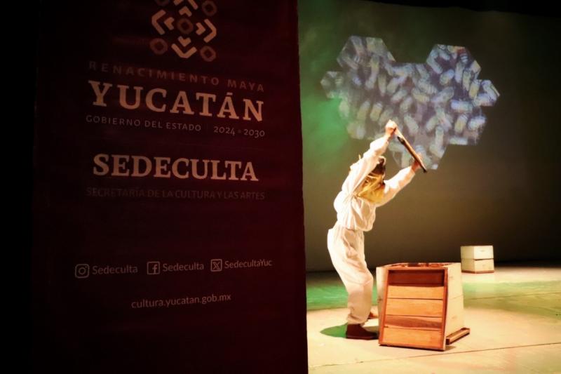 Sedeculta acerca teatro gratuito a más de 8 mil estudiantes en Yucatán
