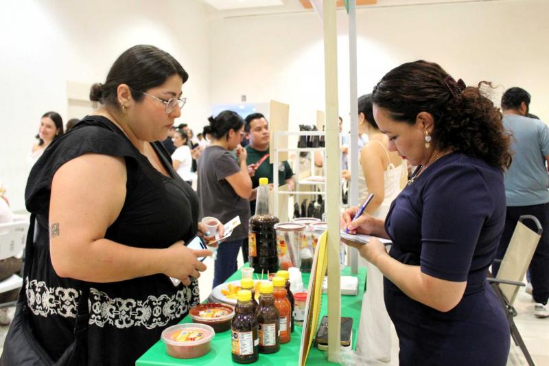 Promueve IYEM vinculación comercial entre proveedores y cafeterías en Yucatán