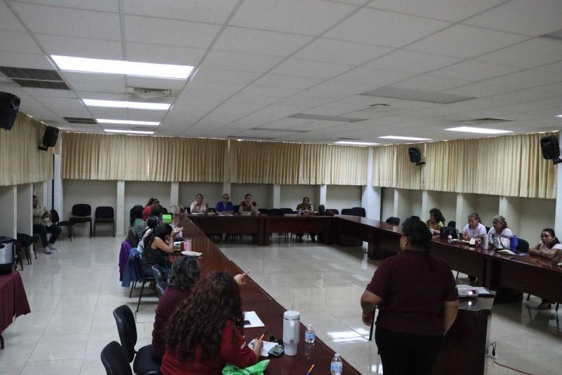 Capacitan a 21 municipios en primeros auxilios jurídicos para atender a mujeres en situación de violencia