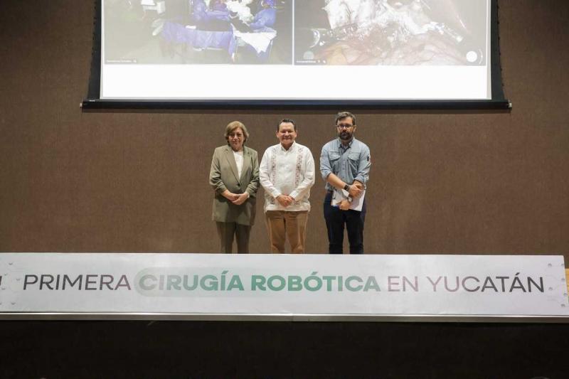 Avanza transformación de la salud en Yucatán con primera cirugía robótica en el estado