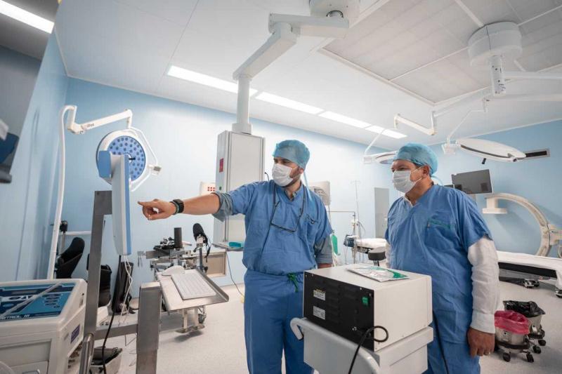 Avanza transformación de la salud en Yucatán con primera cirugía robótica en el estado