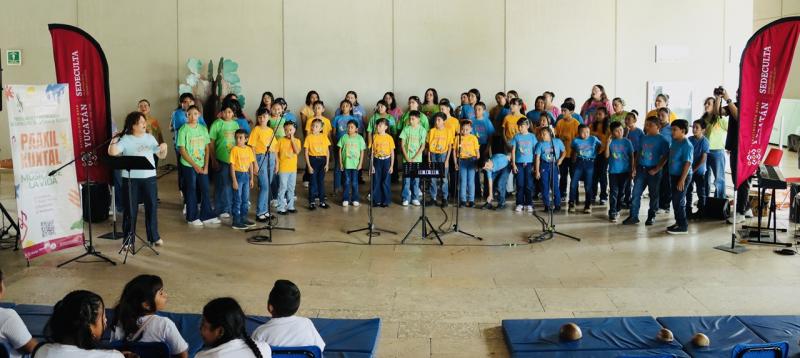 Coros infantiles de Sedeculta llenan Gran Museo del Mundo Maya con el concierto "Dame la mano y cantaremos"