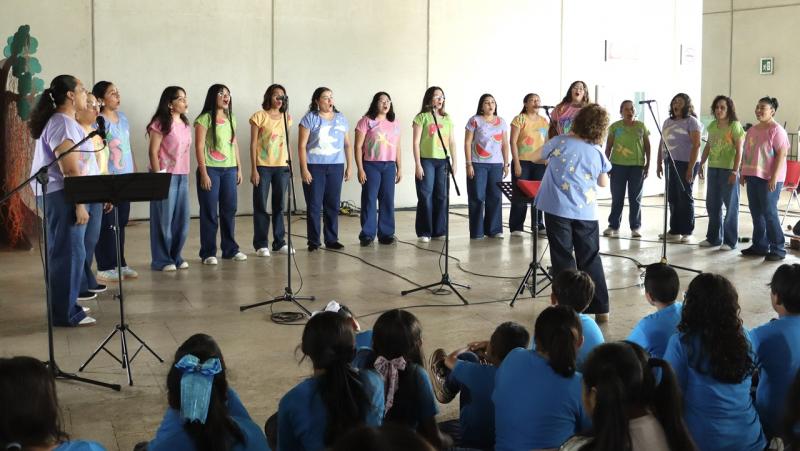 Coros infantiles de Sedeculta llenan Gran Museo del Mundo Maya con el concierto "Dame la mano y cantaremos"