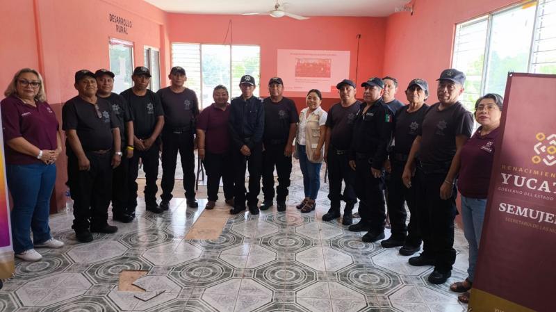Capacitan a policías de Chikindzonot para atender casos de violencia de género