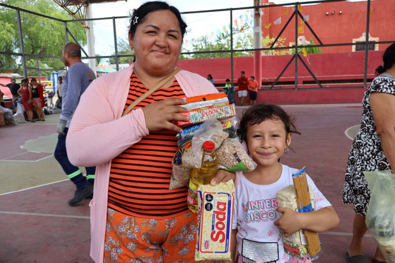 Mercado Circular y limpieza de playa promueven participación ciudadana en Celestún