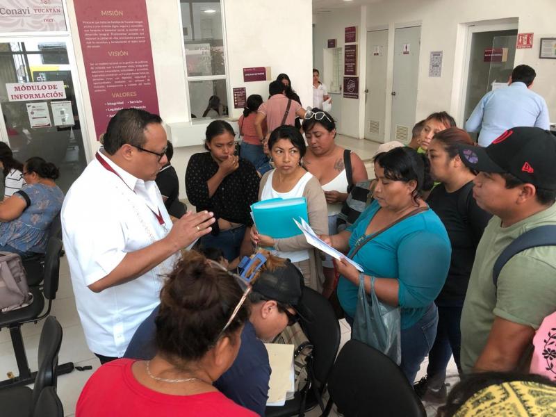 Orientan a personas de San José Tecoh sobre procedimientos legales para adquirir terrenos