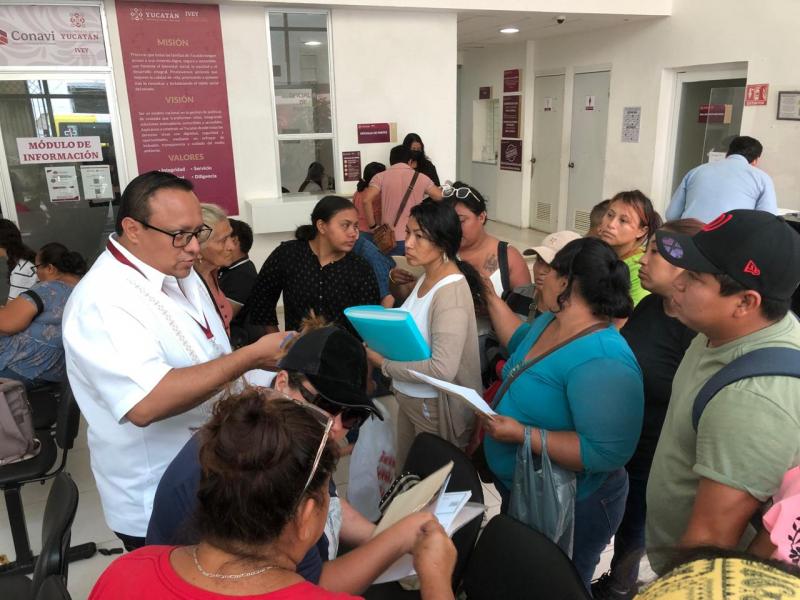 Orientan a personas de San José Tecoh sobre procedimientos legales para adquirir terrenos