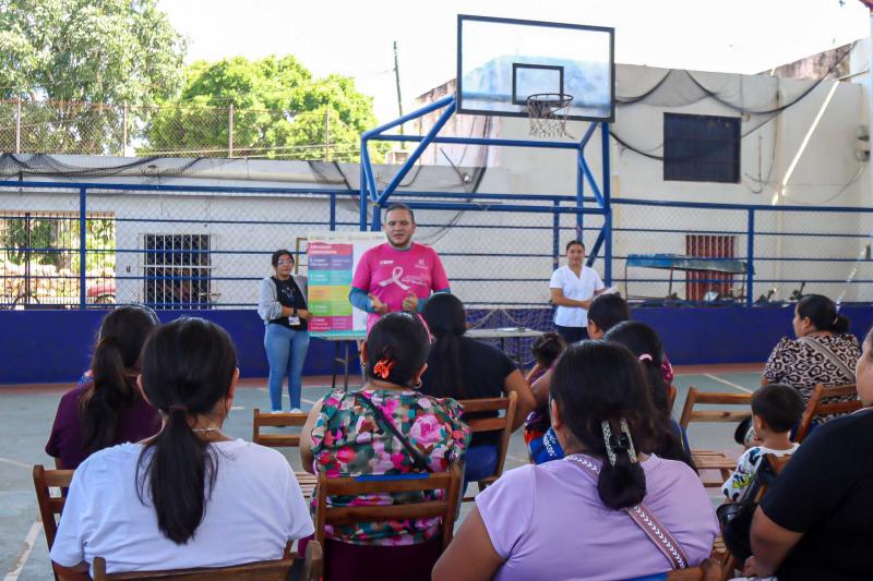 DIF Yucatán acerca orientación sobre lactancia y alimentación infantil a familias de Santa Elena