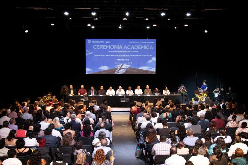 UNAY celebra egreso de 83 profesionales de distintas disciplinas artística