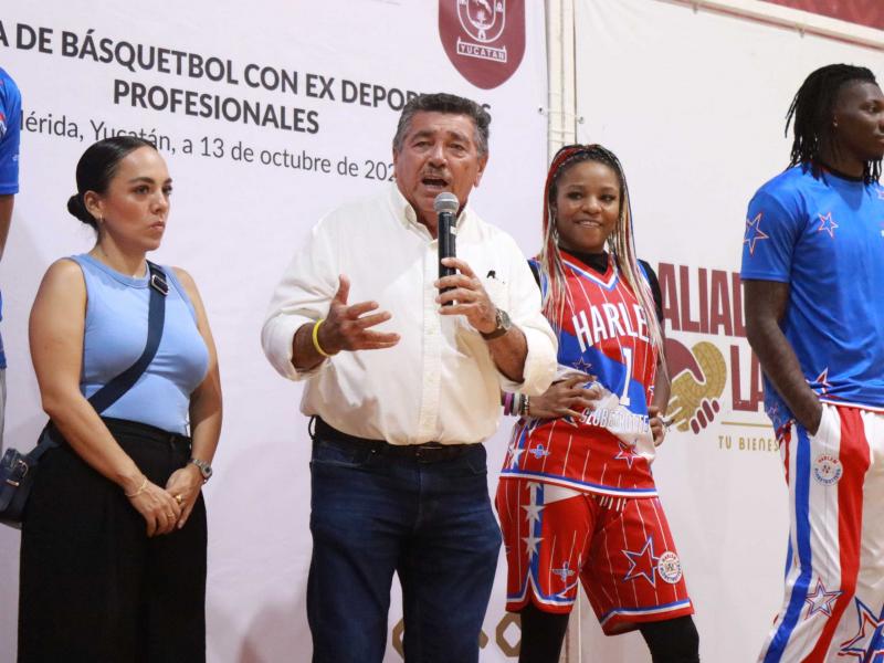 Harlem Globetrotters comparten la duela con niñas y niños yucatecos