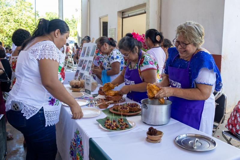 DIF Yucatán reúne sabores y saberes de la cocina maya en concurso de platillos regionales