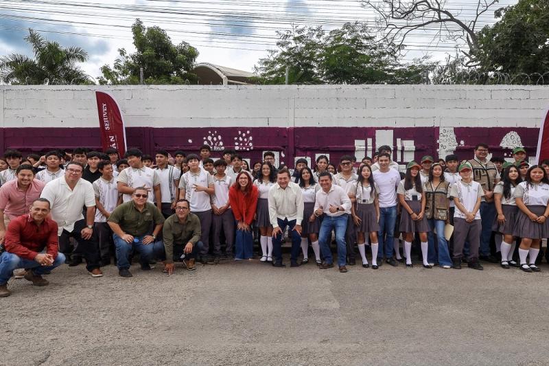 Juventudes de Yucatán se suman a la creación del Mural Temático más Grande del Mundo
