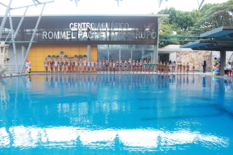 Gala de natación artística, en el Complejo Deportivo 