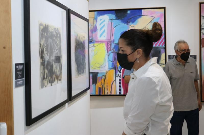 El arte abstracto reúne a pintores de gran trayectoria