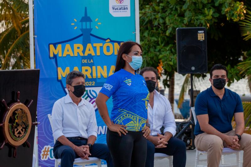 Presentan medalla y playera del Maratón de la Marina, para este 5 de junio