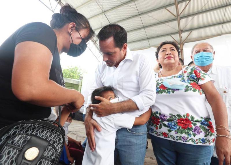 Con uniformes, útiles escolares y mejoras a los planteles educativos, el Gobernador Mauricio Vila Dosal transforma la educación en favor de las niñas y los niños de Yucatán
