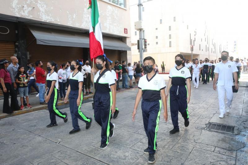 Anuncian a los contingentes ganadores del Desfile Cívico Militar con motivo del 2012 aniversario del inicio de la Independencia de México