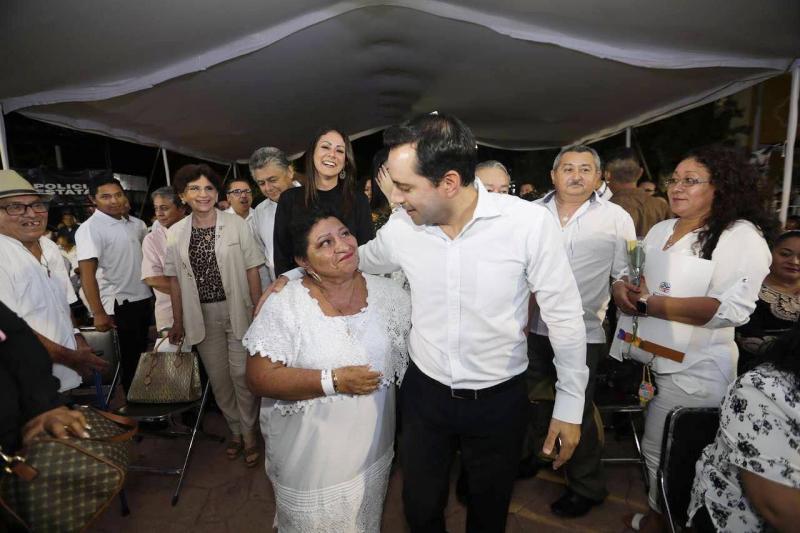 Más de 500 parejas yucatecas formalizan su unión, con el Gobernador Mauricio Vila Dosal como testigo de honor