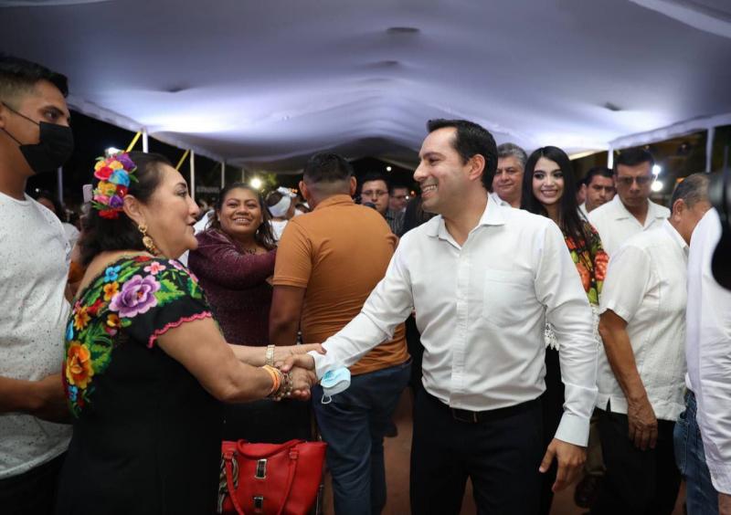 Más de 500 parejas yucatecas formalizan su unión, con el Gobernador Mauricio Vila Dosal como testigo de honor