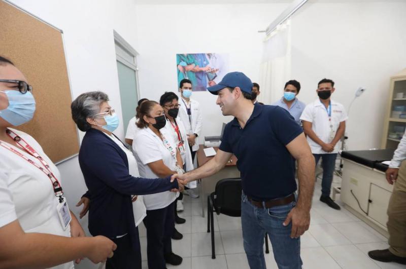 Entrega el Gobernador Mauricio Vila Dosal los trabajos de remodelación del Centro de Salud de Ucú
