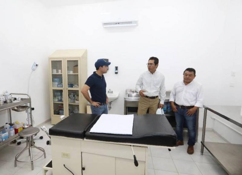Entrega el Gobernador Mauricio Vila Dosal los trabajos de remodelación del Centro de Salud de Ucú