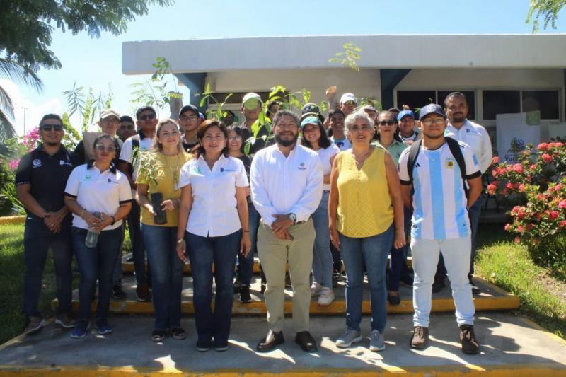 En equipo, estudiantes y gobierno logran un Yucatán más verde a través del programa "Arborizando tu Universidad"