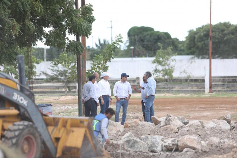 Trabajos de remodelación y modernización de la Unidad Deportiva del Sur "Henry Martín" avanzan a buen ritmo para próximamente brindar un espacio digno a los habitantes de la zona