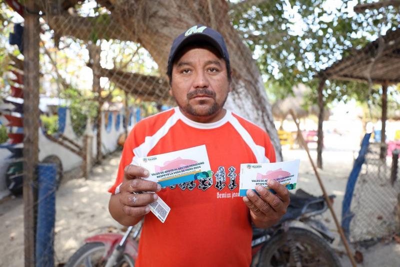 Comienza entrega de apoyos del programa de Respeto a la Veda del Mero a pescadores yucatecos