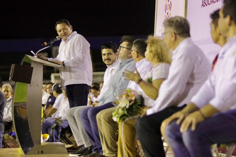 Refrenda Gobernador Joaquín Díaz Mena el compromiso de su gobierno con el deporte