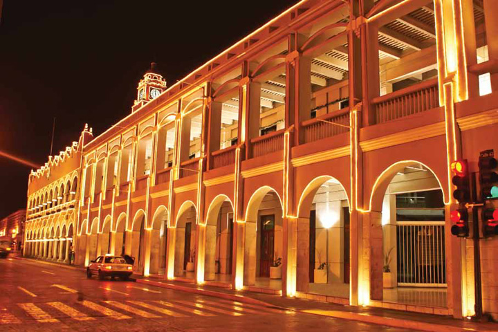 Centro Cultural Olimpo y Palacio del Ayuntamiento