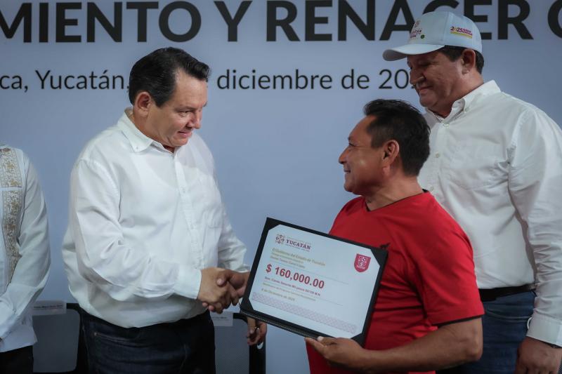 Productoras y productores reciben beneficios para impulsar el campo yucateco