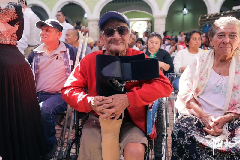 Renacimiento Maya entrega aparatos de movilidad para garantizar autonomía e inclusión