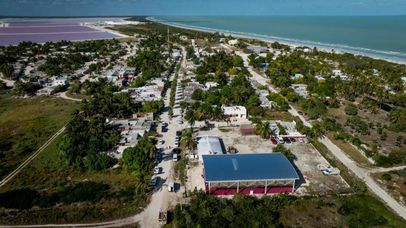 Las Coloradas recibe domo escolar y rehabilitación de cancha