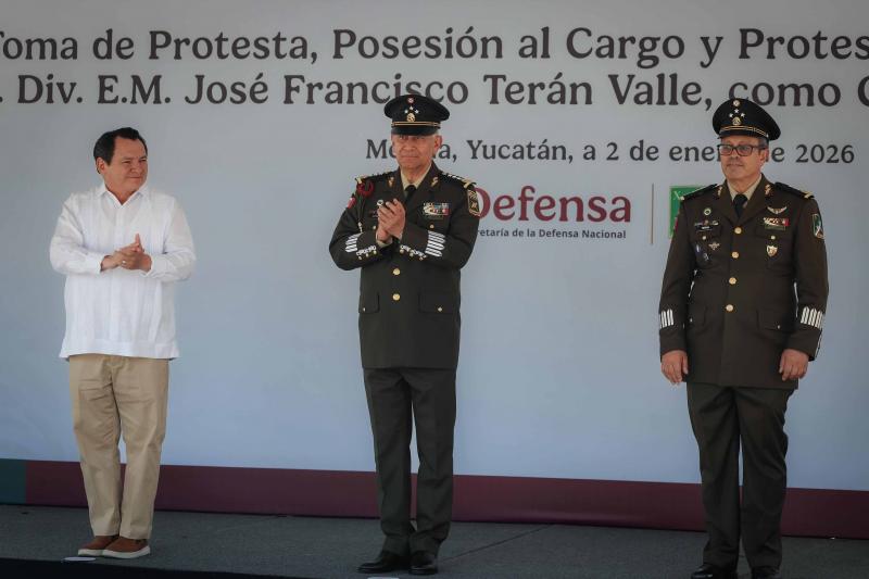 Gobernador Joaquín Díaz Mena asiste a toma de protesta del nuevo comandante de la X Región Militar