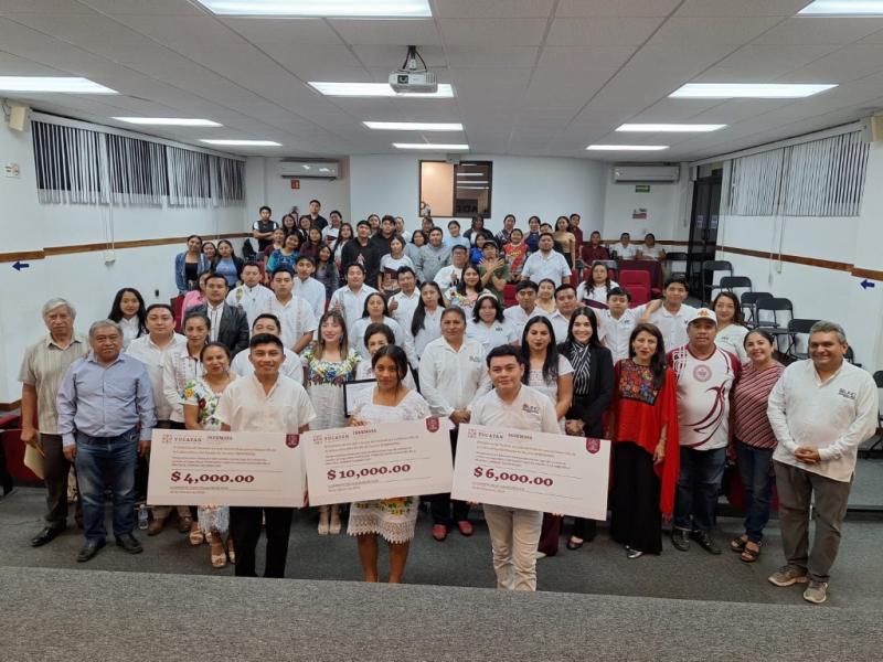 Impulsan la lengua maya con certamen universitario de oratoria