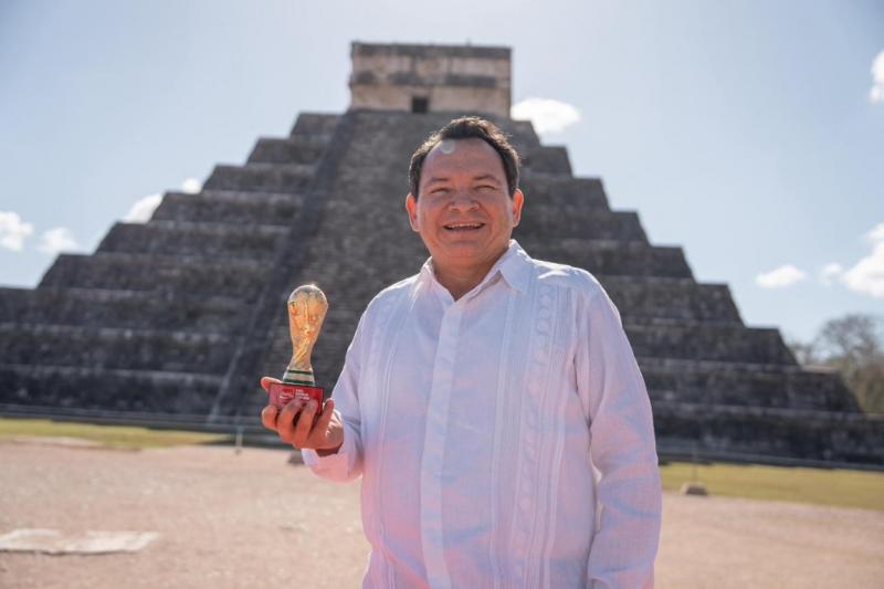 Yucatán recibe el Trofeo de la Copa Mundial de Fútbol FIFA 2026