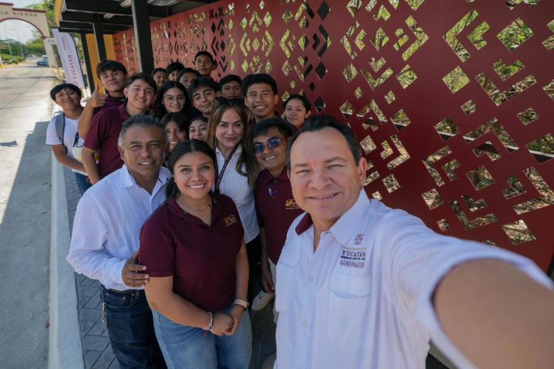 Estudiantes de la UTR Sur ya cuentan con paradero digno y seguro