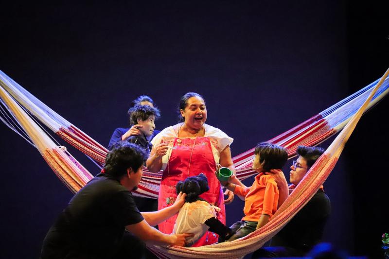 Celebran Día Mundial del Teatro con "Pedro y Julián", de Conchi León