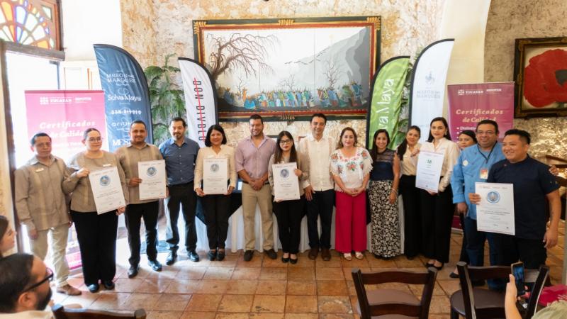 Entregan 23 distintivos H y M para fortalecer la competitividad turística en Yucatán