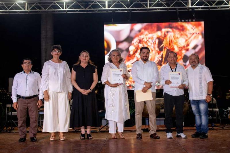 Isstey reconoce a 104 personas que concluyeron su vida laboral en el servicio público