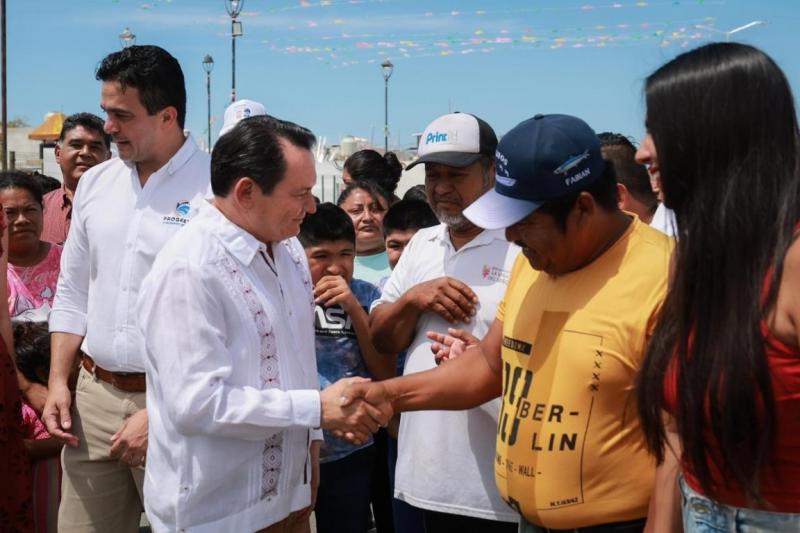 Entregan reconstrucción de calles en Progreso y Flamboyanes