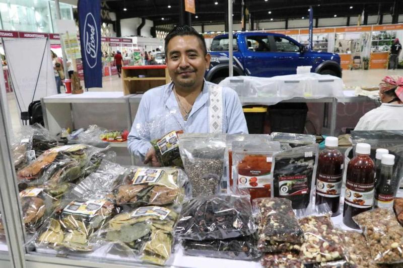 Mercado Renacer reúne a 250 productoras y productores en Expo Campo 2026